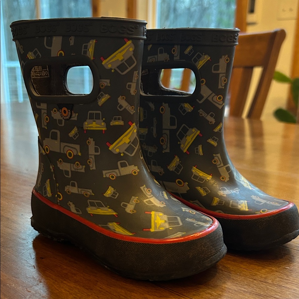 Bogs Kids' Gray and Red Construction Rain Boots